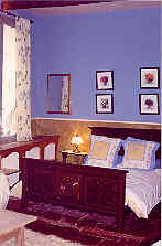 Holiday houses and vacation rentals in Provence and Languedoc, many villas with pools, southern France
